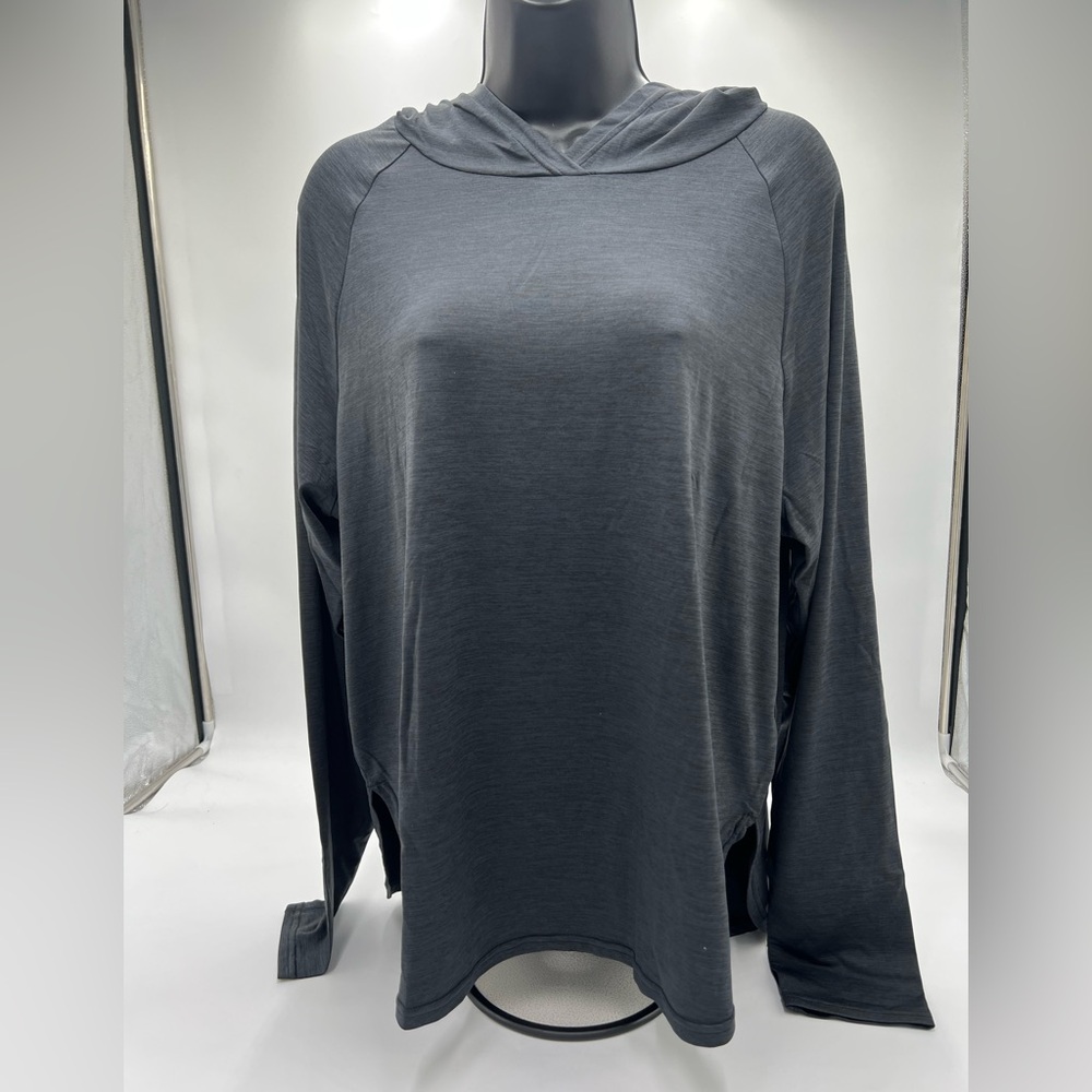 New women’s HodoSports long sleeve hoodie. Size XL.‎